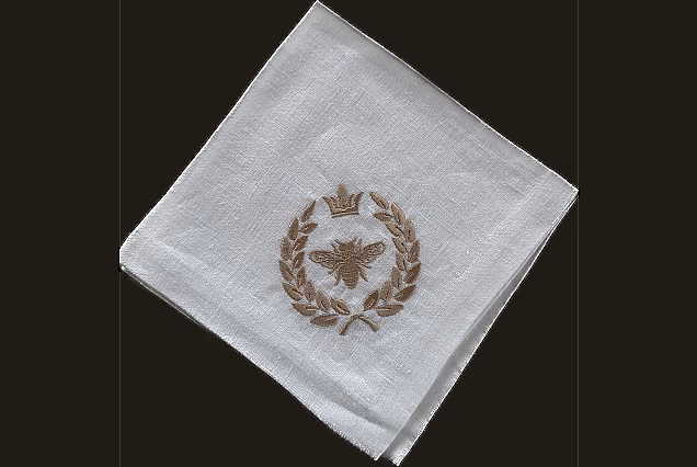 Serwetka haftowana-królowa pszczół