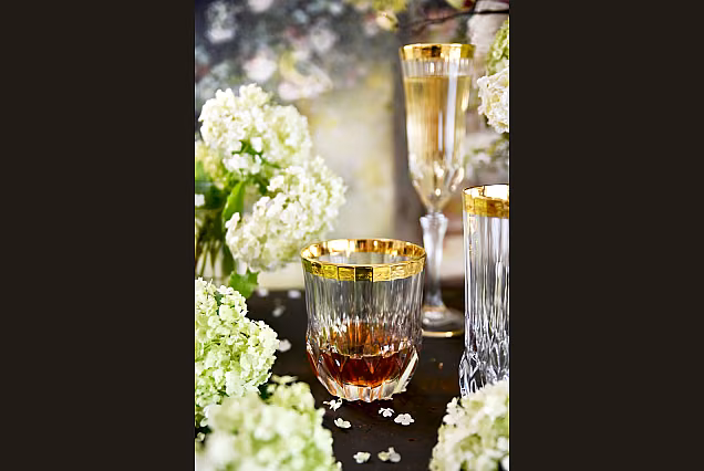 Eleganckie szklanki do whisky zdobione złotem-IRYS